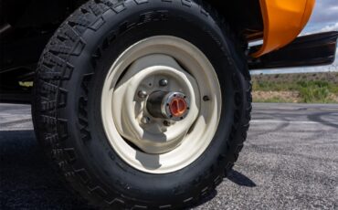 Ford-Bronco-1974-Bold-orange-White-34