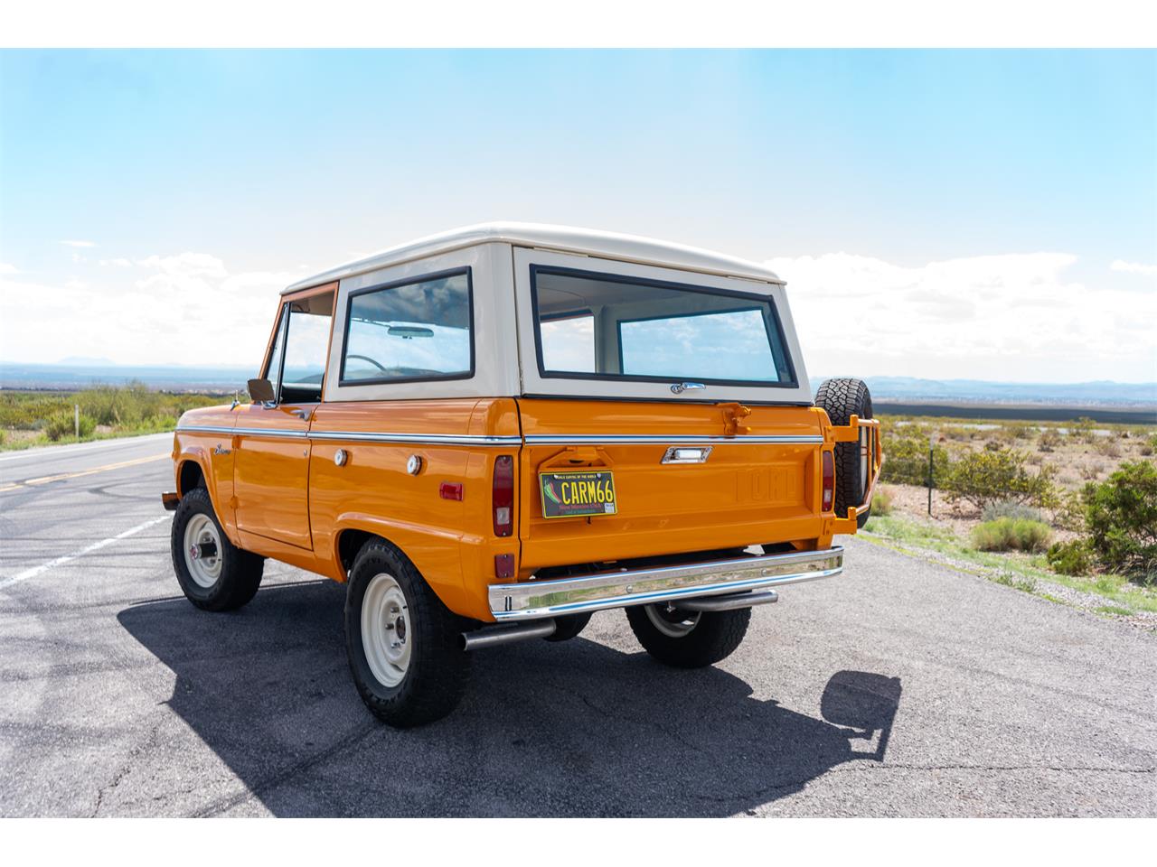 Ford-Bronco-1974-Bold-orange-White-52
