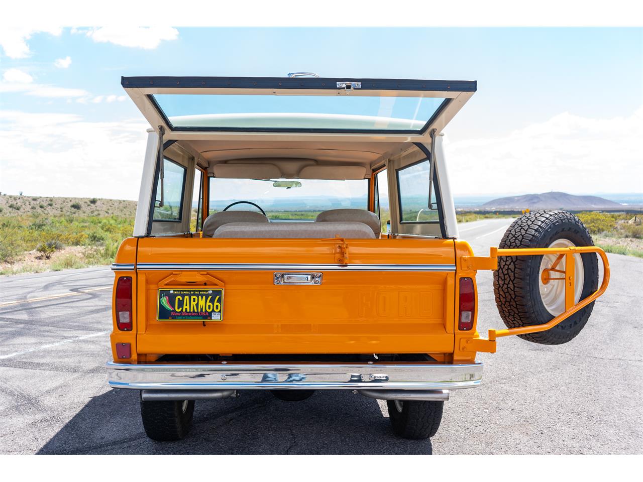 Ford-Bronco-1974-Bold-orange-White-54