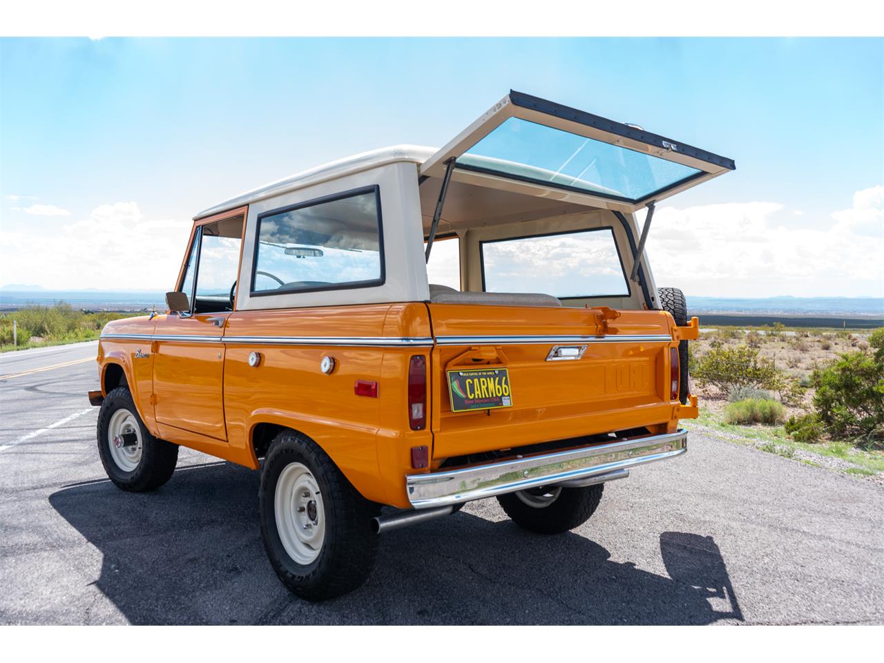 Ford-Bronco-1974-Bold-orange-White-56