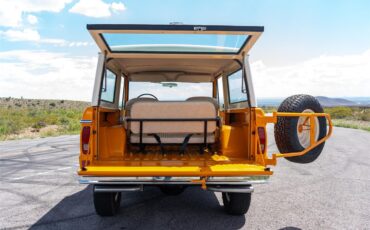 Ford-Bronco-1974-Bold-orange-White-57