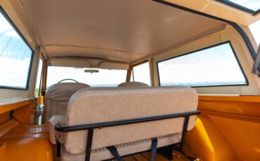 Ford-Bronco-1974-Bold-orange-White-58