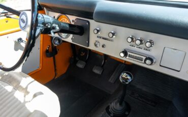 Ford-Bronco-1974-Bold-orange-White-63