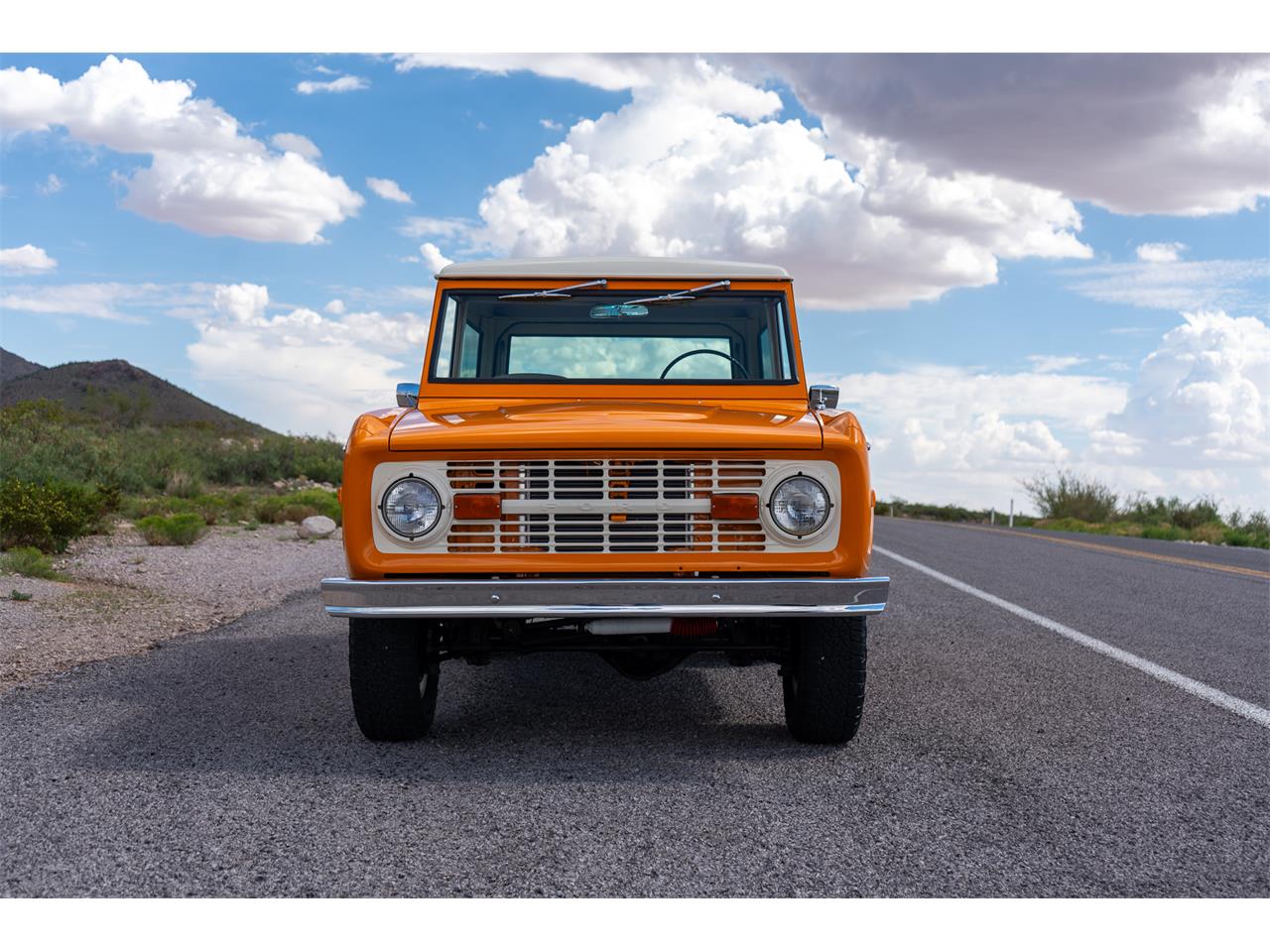 Ford-Bronco-1974-Bold-orange-White-70