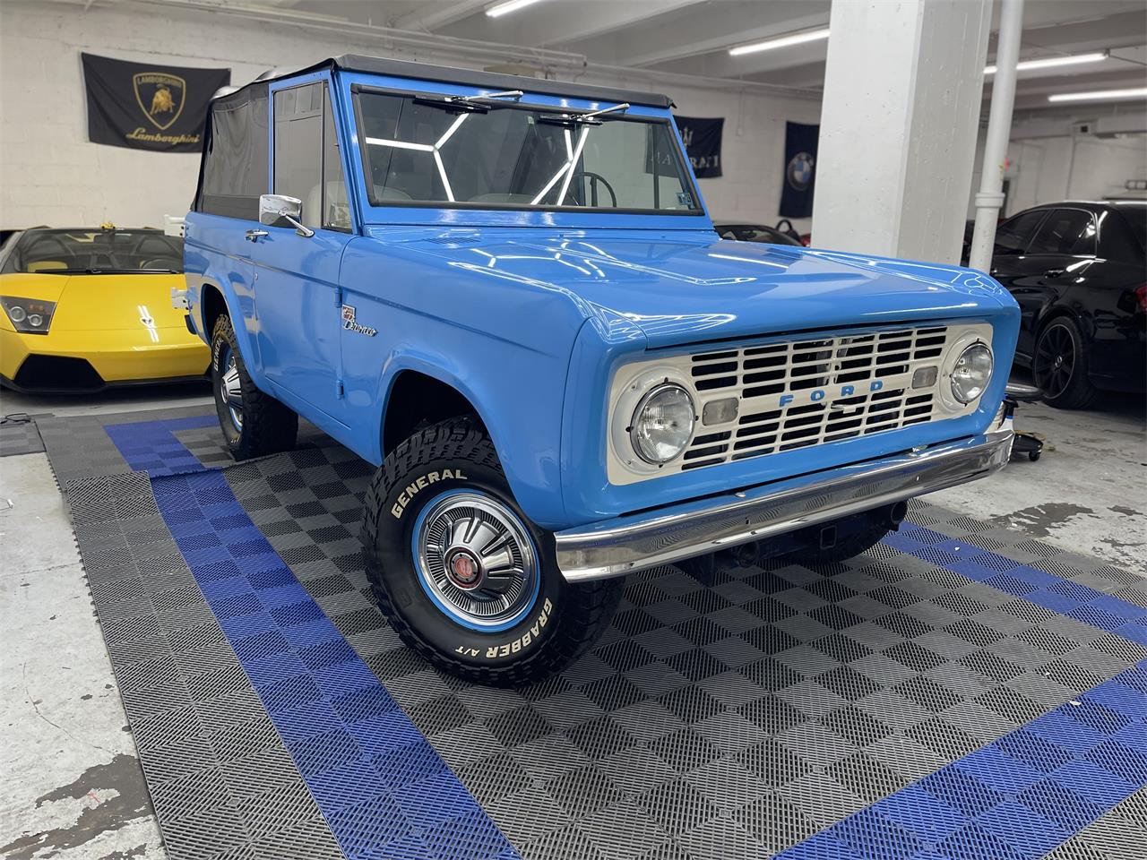 Ford-Bronco-1974-Grabber-Blue-Ivory-13