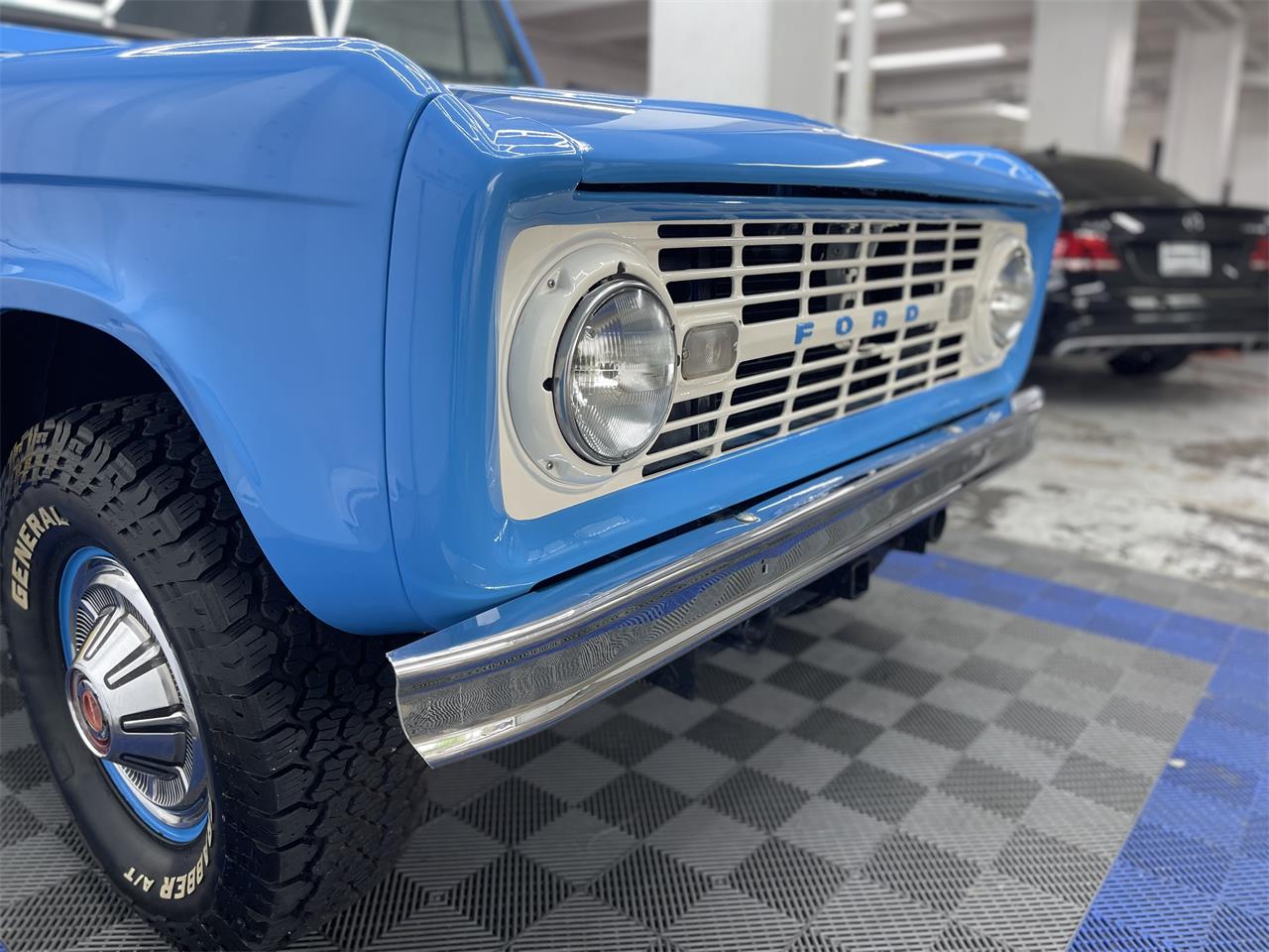 Ford-Bronco-1974-Grabber-Blue-Ivory-15