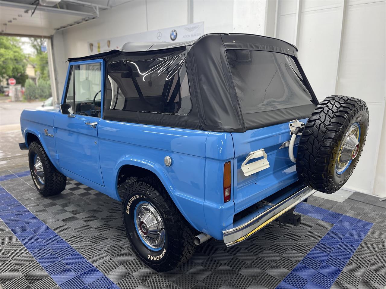 Ford-Bronco-1974-Grabber-Blue-Ivory-19