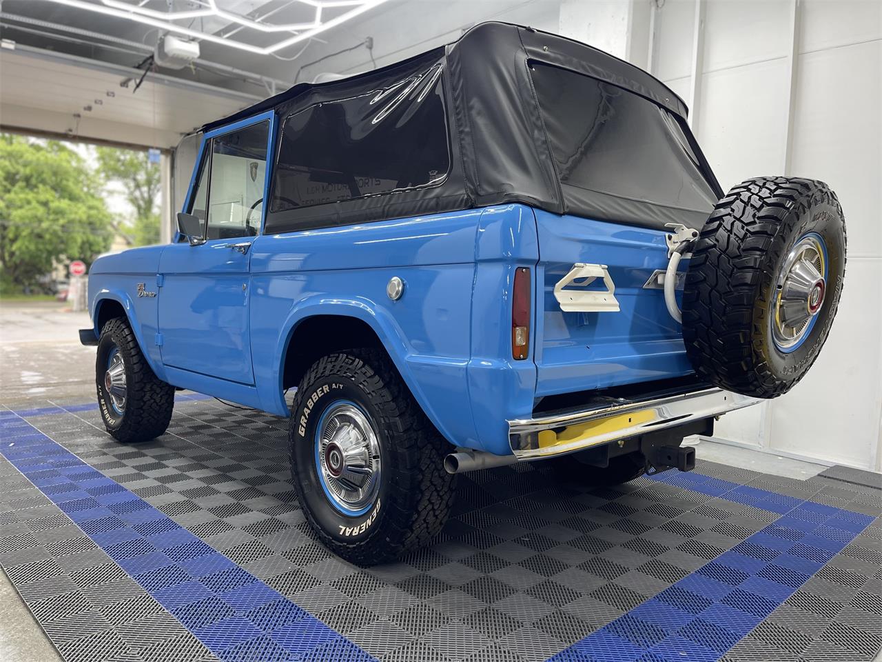 Ford-Bronco-1974-Grabber-Blue-Ivory-20