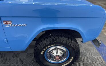 Ford-Bronco-1974-Grabber-Blue-Ivory-28