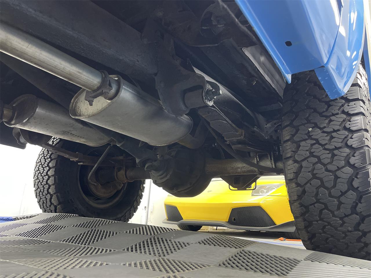 Ford-Bronco-1974-Grabber-Blue-Ivory-32