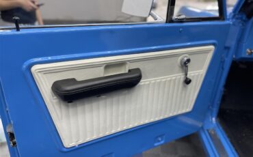 Ford-Bronco-1974-Grabber-Blue-Ivory