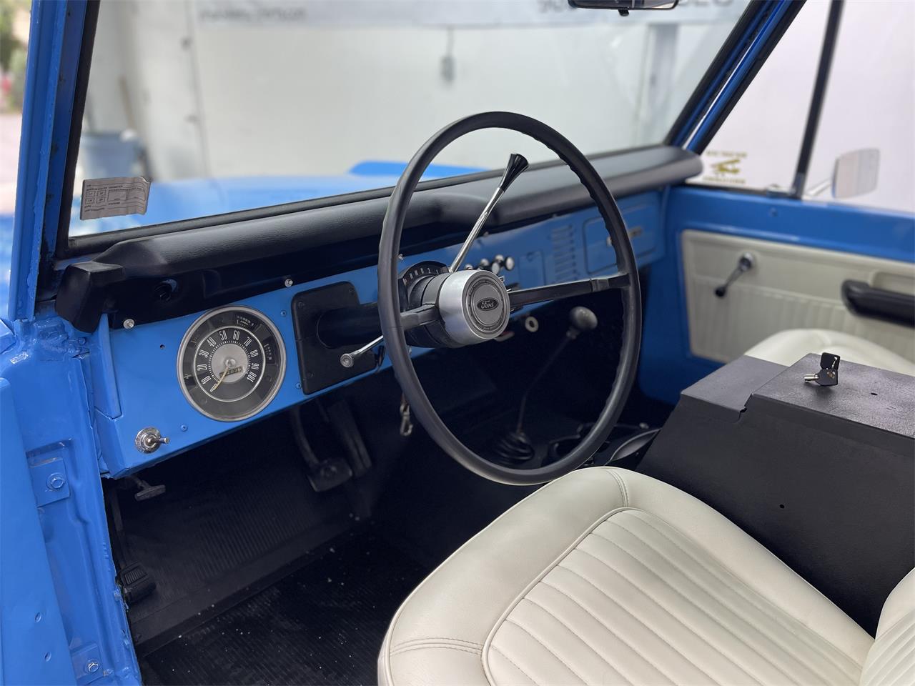Ford-Bronco-1974-Grabber-Blue-Ivory-39
