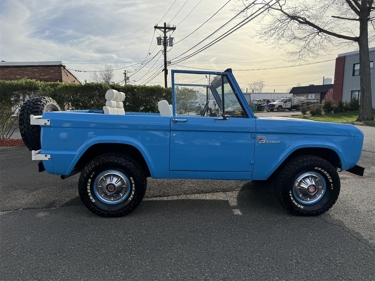 Ford-Bronco-1974-Grabber-Blue-Ivory-4
