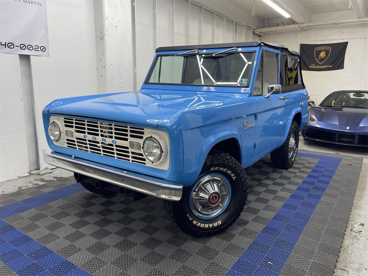 Ford-Bronco-1974-Grabber-Blue-Ivory-7