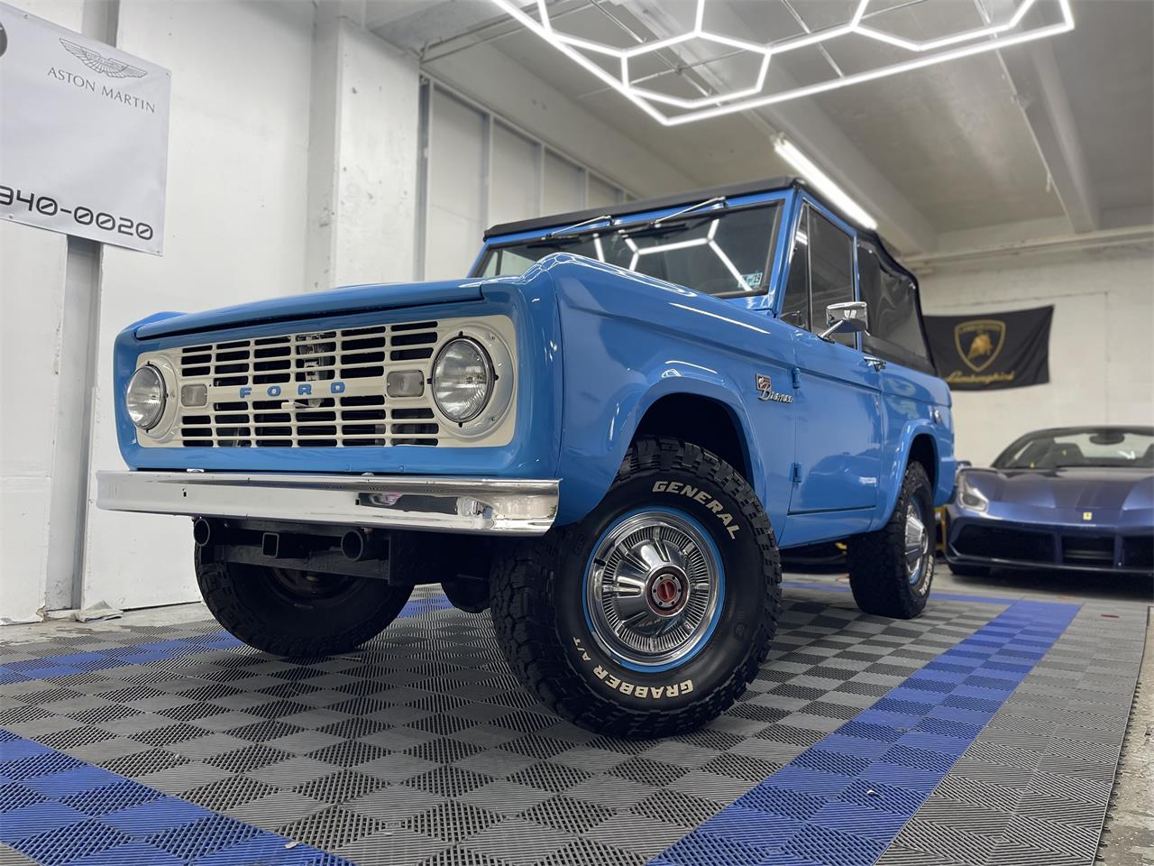 Ford-Bronco-1974-Grabber-Blue-Ivory-8