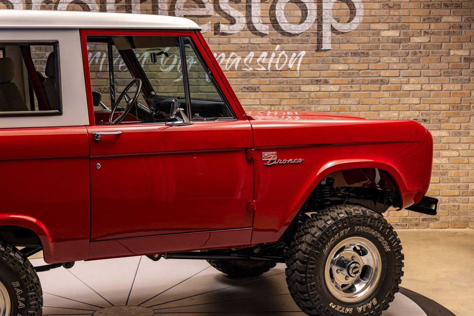 Ford-Bronco-1977-SUV-13