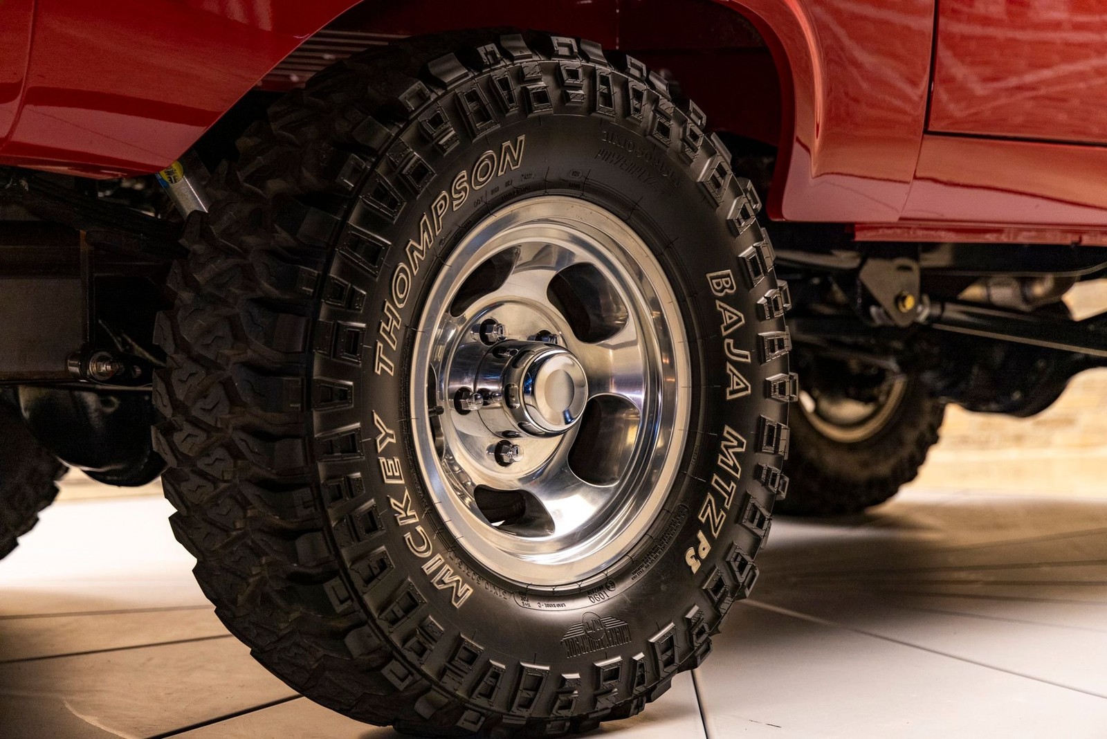 Ford-Bronco-1977-SUV-14
