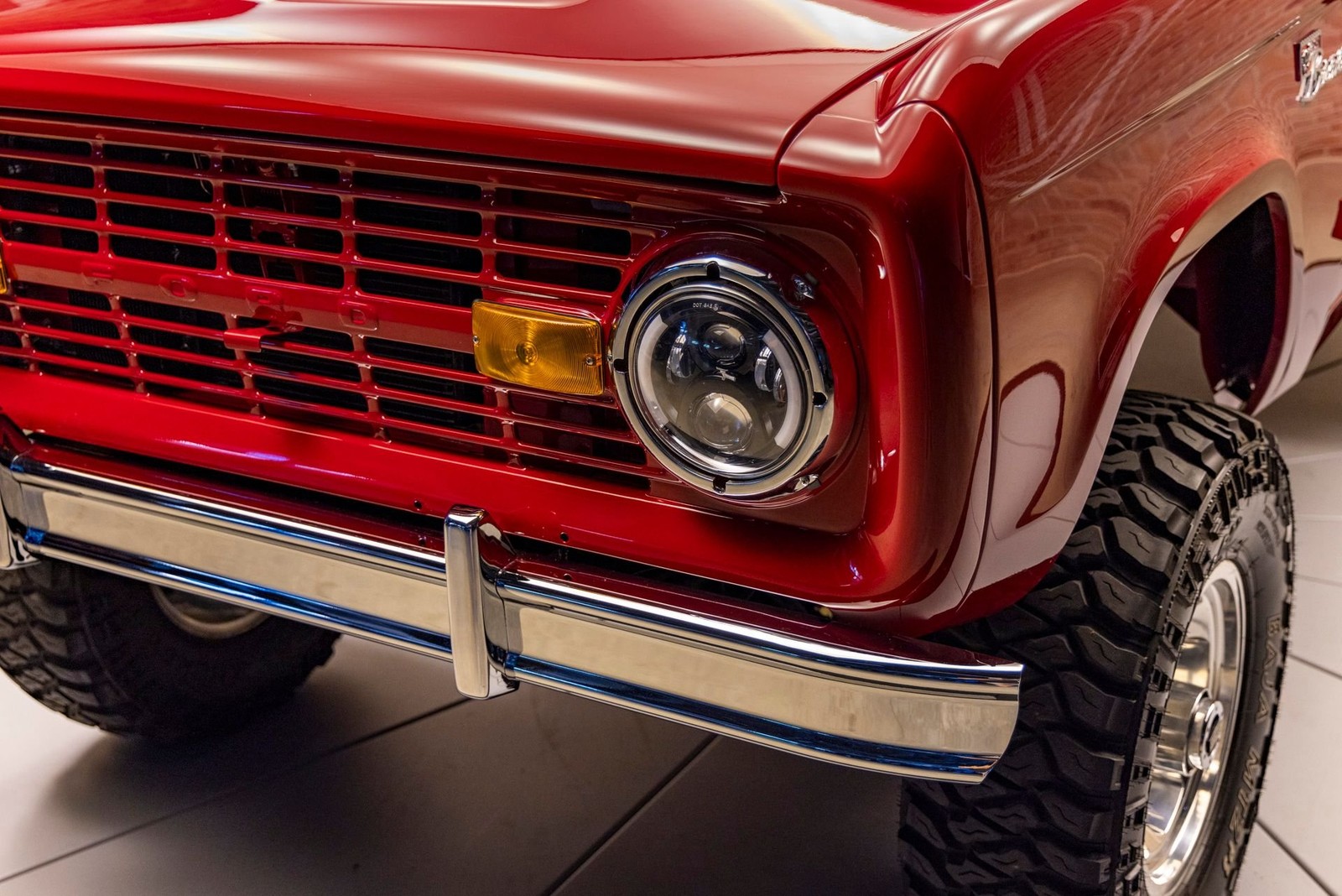 Ford-Bronco-1977-SUV-16