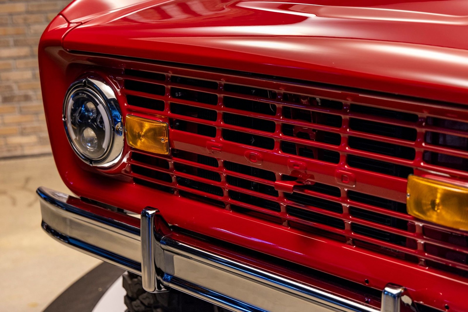 Ford-Bronco-1977-SUV-17