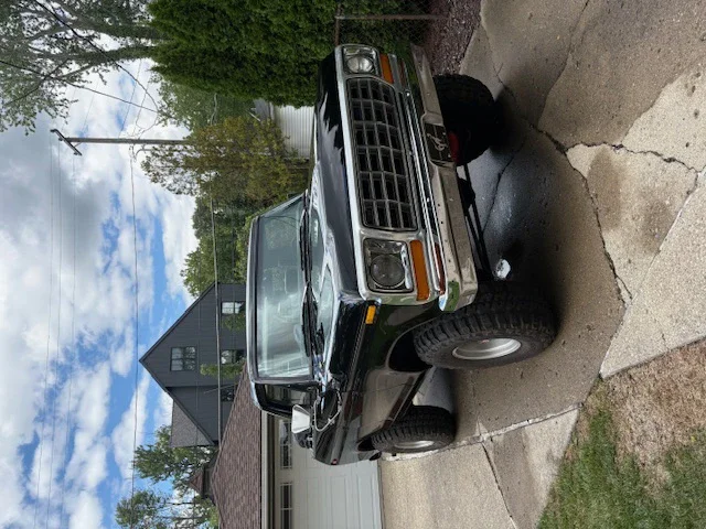 Ford-Bronco-1978-Black-1