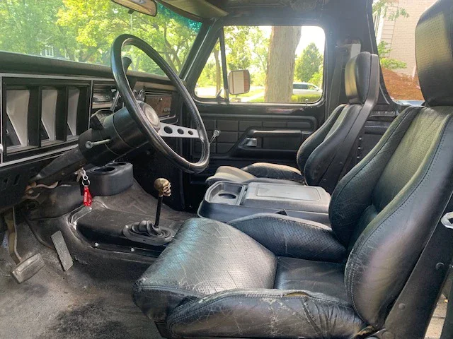 Ford-Bronco-1978-Black-10