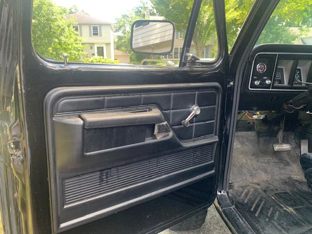 Ford-Bronco-1978-Black-11
