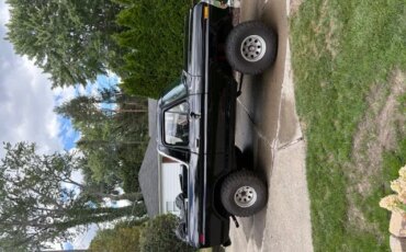 Ford-Bronco-1978-Black-2