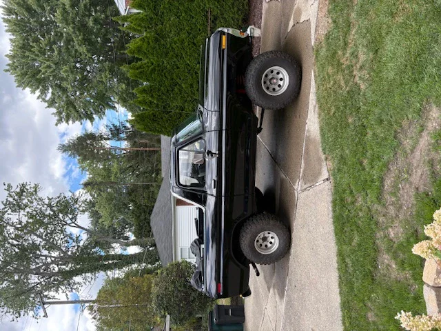 Ford-Bronco-1978-Black-2