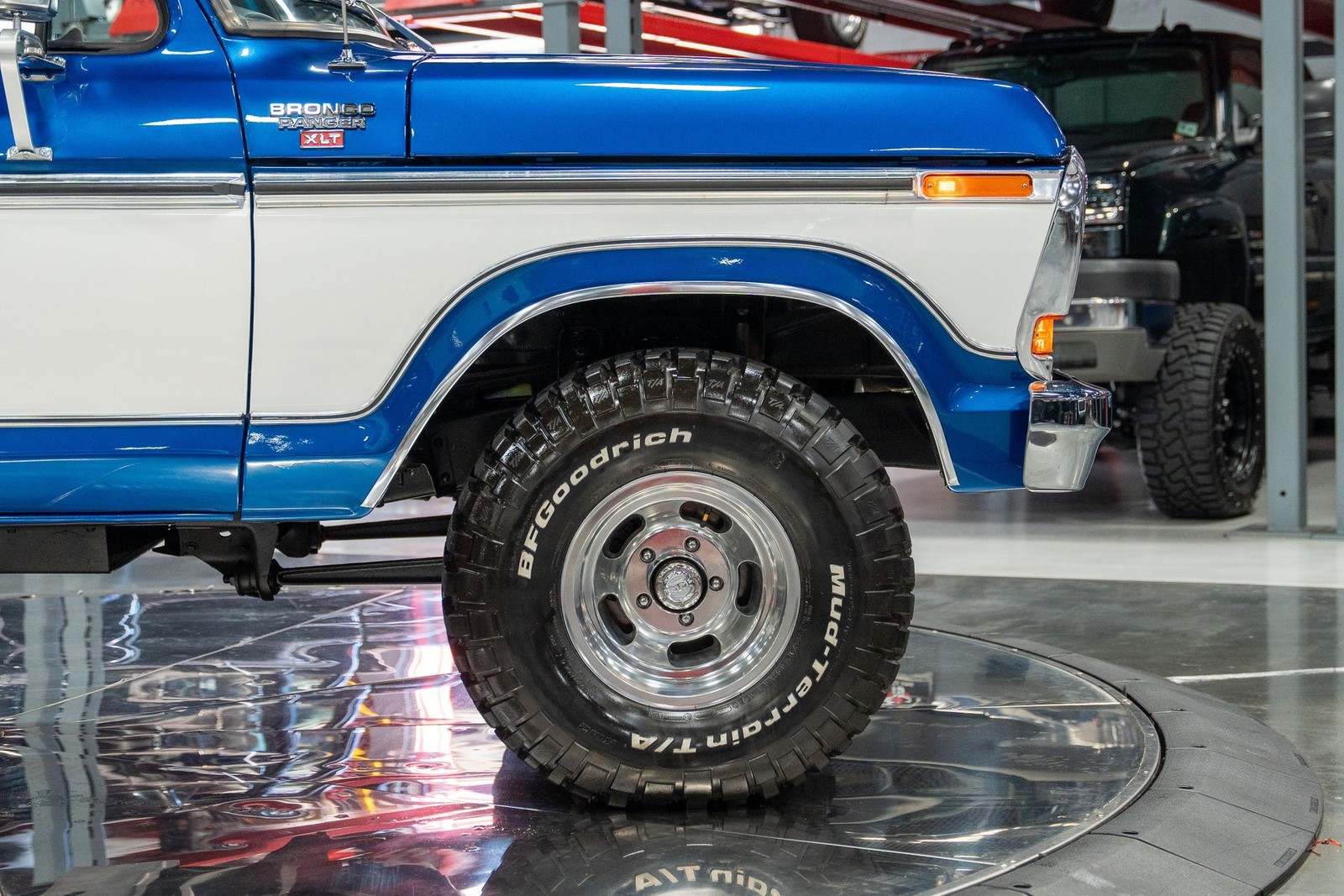 Ford-Bronco-1978-SUV-13