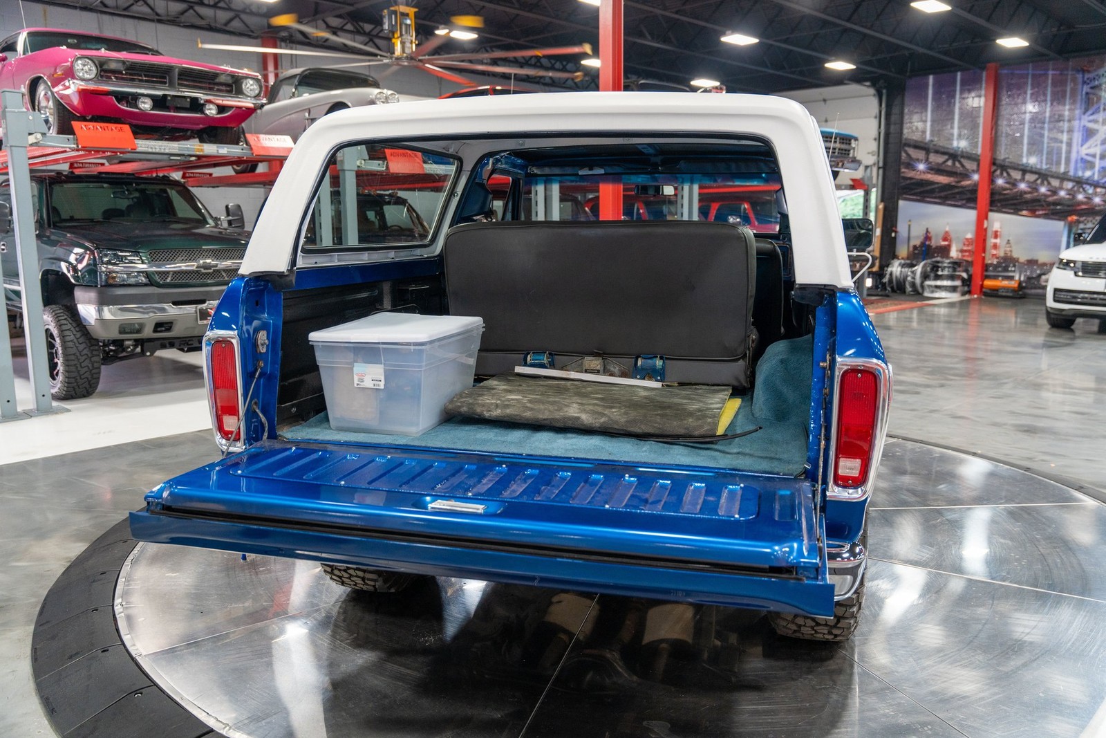 Ford-Bronco-1978-SUV-26