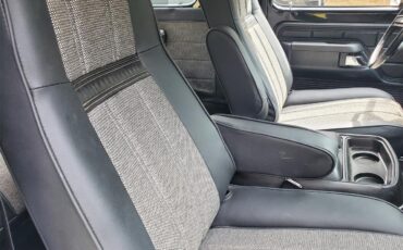 Ford-Bronco-1979-Raven-Black-Black-2