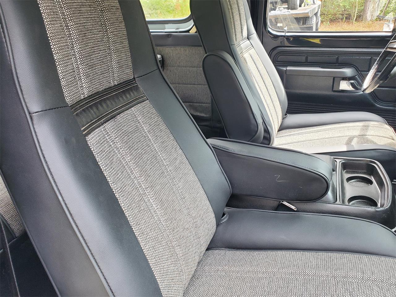 Ford-Bronco-1979-Raven-Black-Black-2