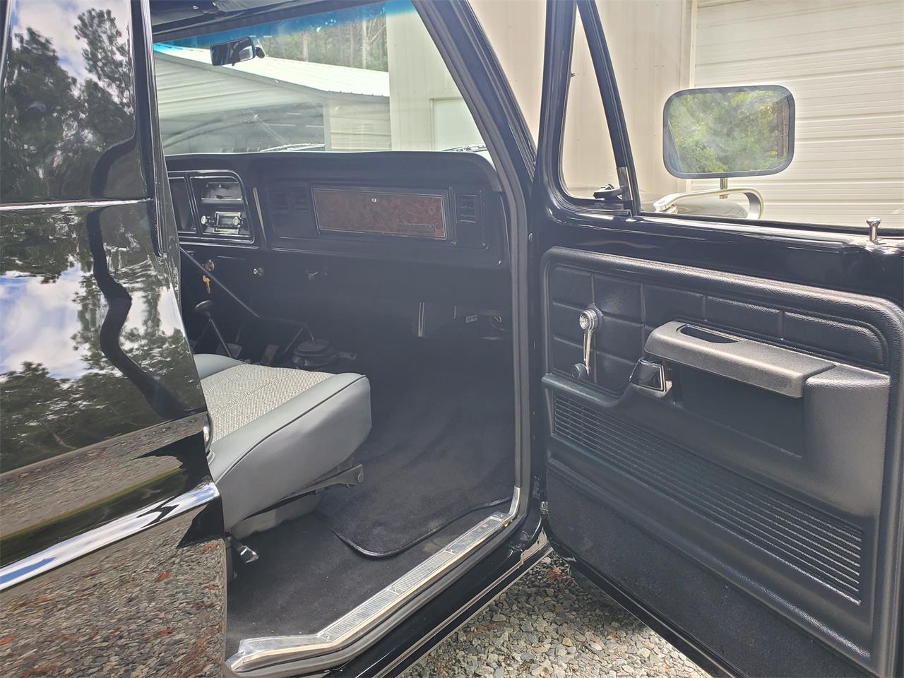 Ford-Bronco-1979-Raven-Black-Black-23