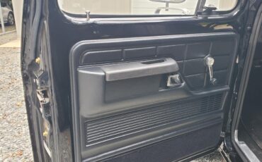 Ford-Bronco-1979-Raven-Black-Black-31