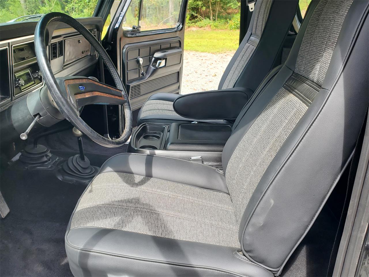 Ford-Bronco-1979-Raven-Black-Black-33