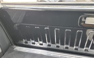 Ford-Bronco-1979-Raven-Black-Black-8