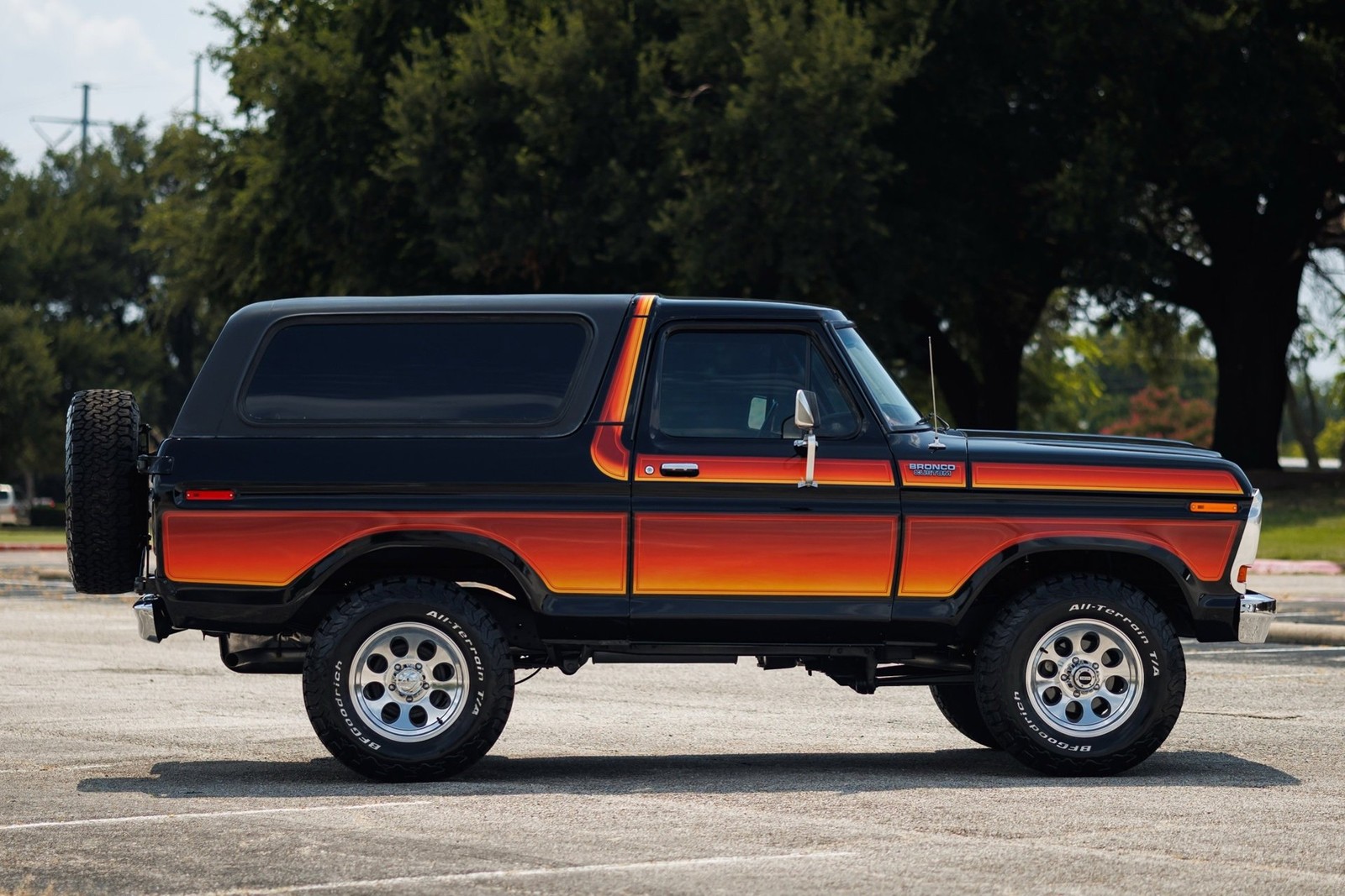 Ford-Bronco-1979-SUV-17