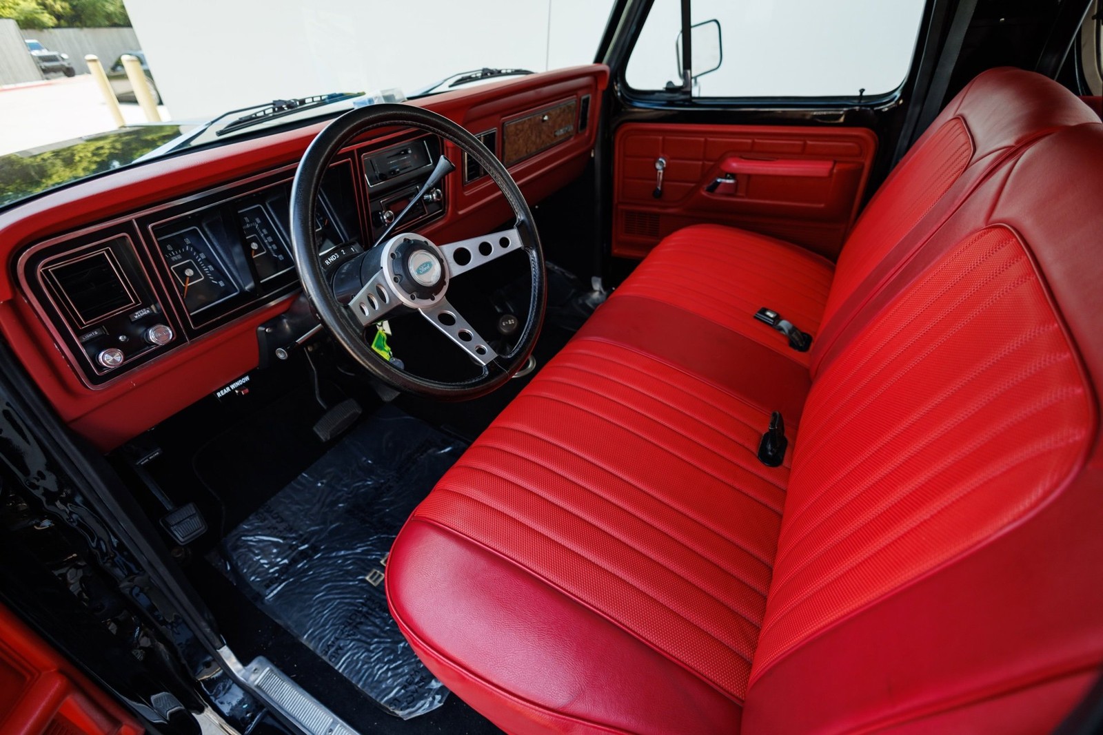 Ford-Bronco-1979-SUV-33