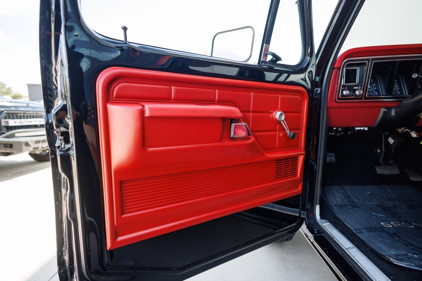 Ford-Bronco-1979-SUV-34