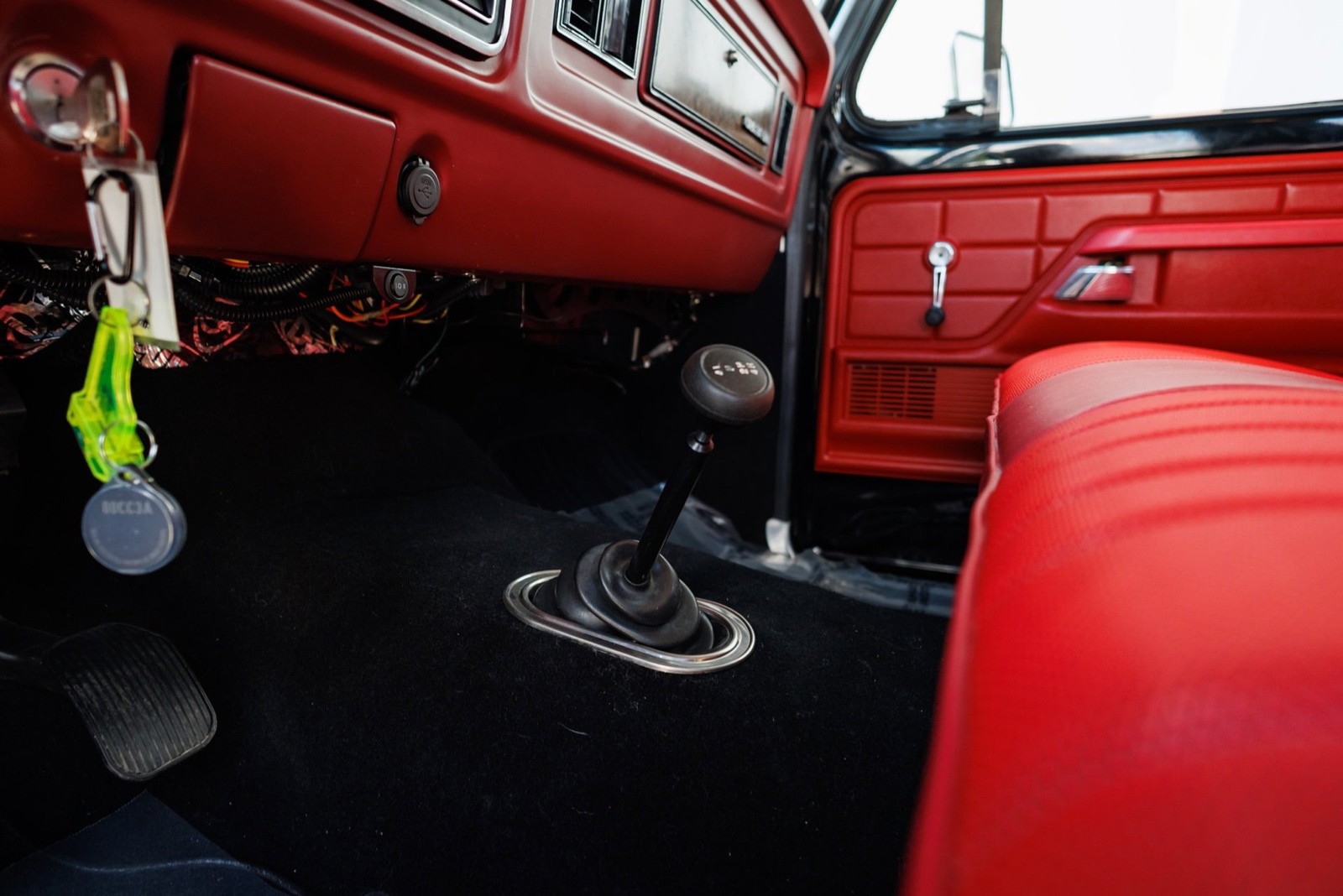 Ford-Bronco-1979-SUV-35