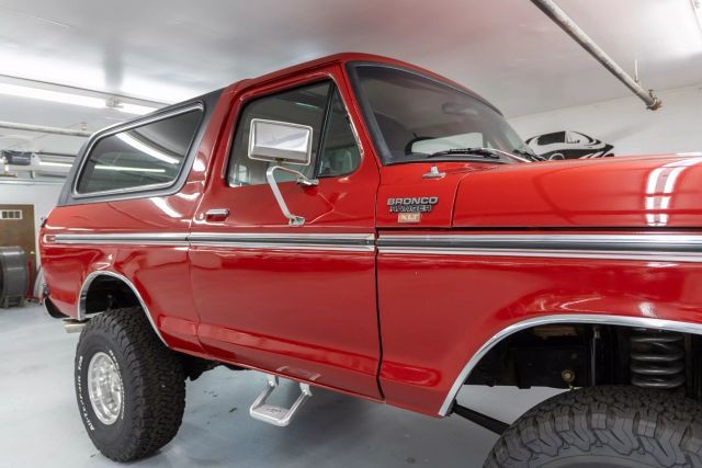 Ford-Bronco-1979-SUV-36