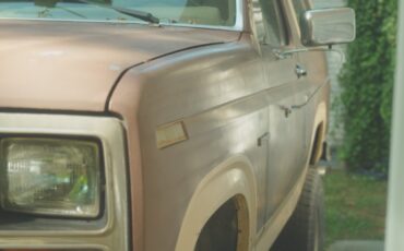 Ford-Bronco-1985-SUV-2