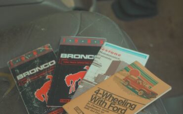 Ford-Bronco-1985-SUV-22