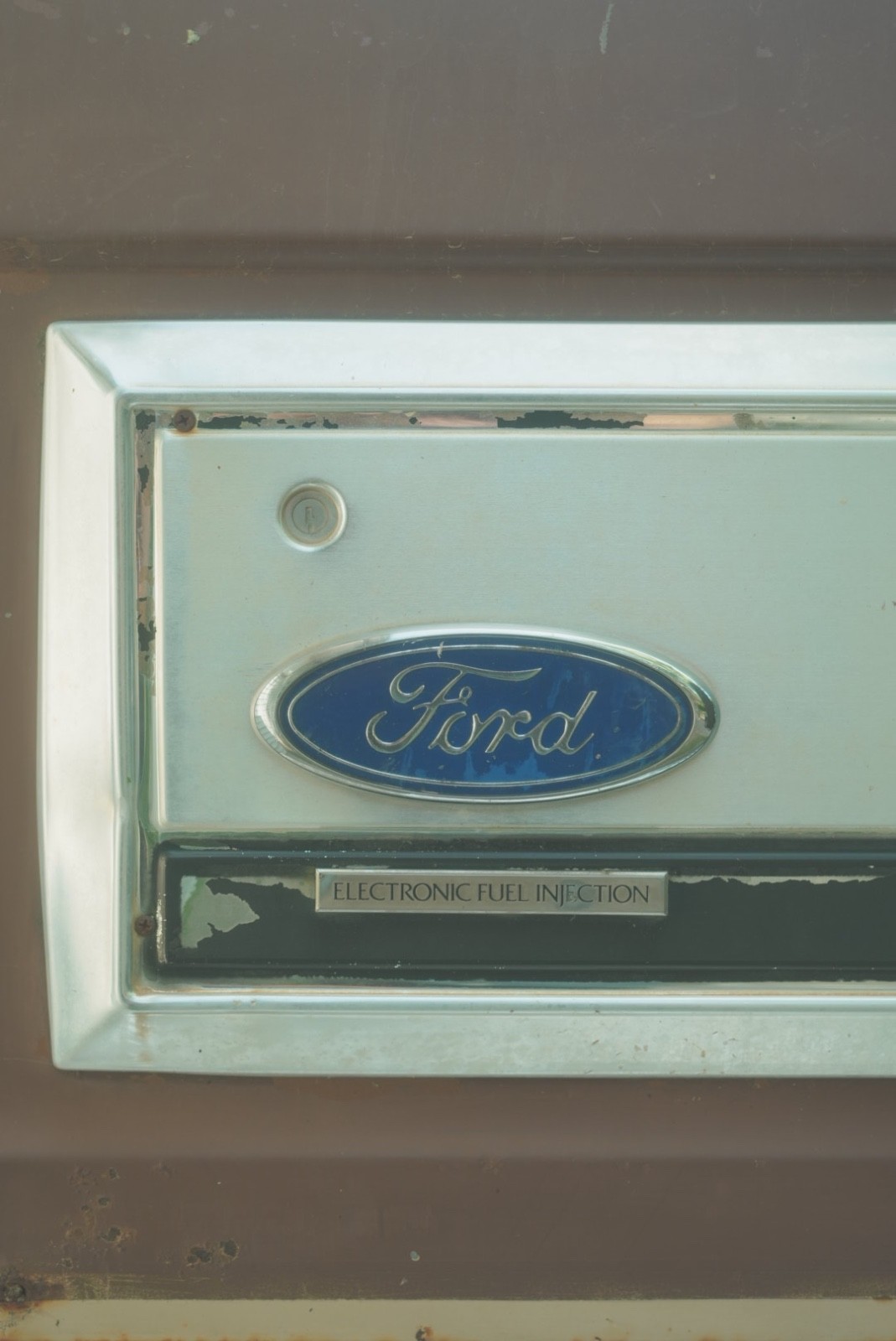 Ford-Bronco-1985-SUV-4