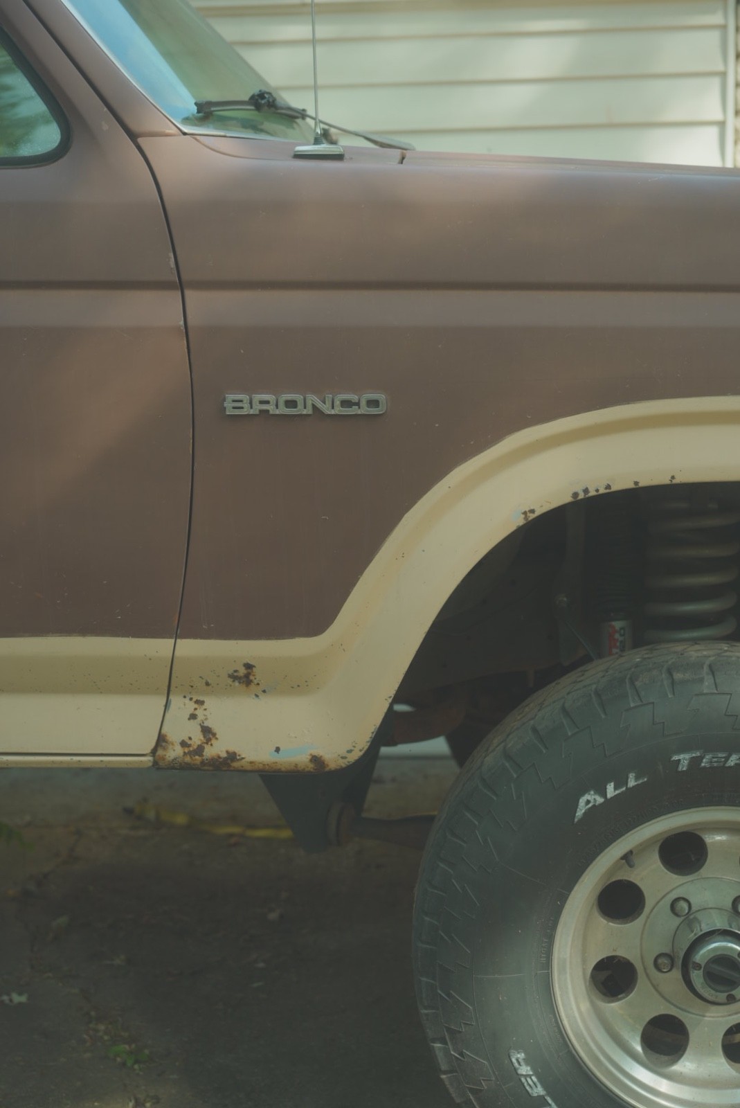 Ford-Bronco-1985-SUV-6