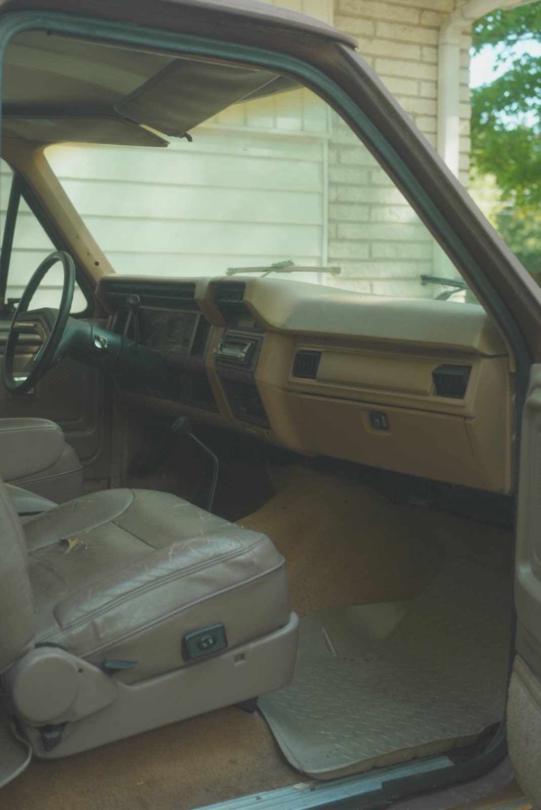 Ford-Bronco-1985-SUV-9