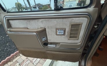 Ford-Bronco-1986-Brown-Brown-4