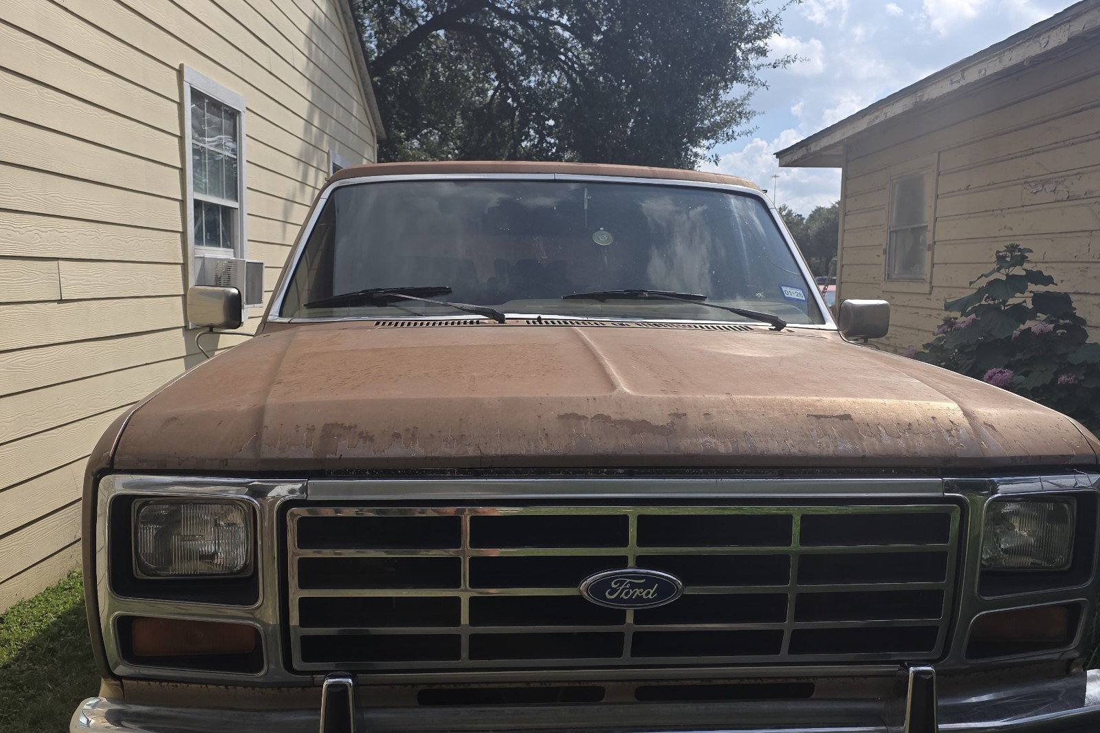 Ford-Bronco-1986
