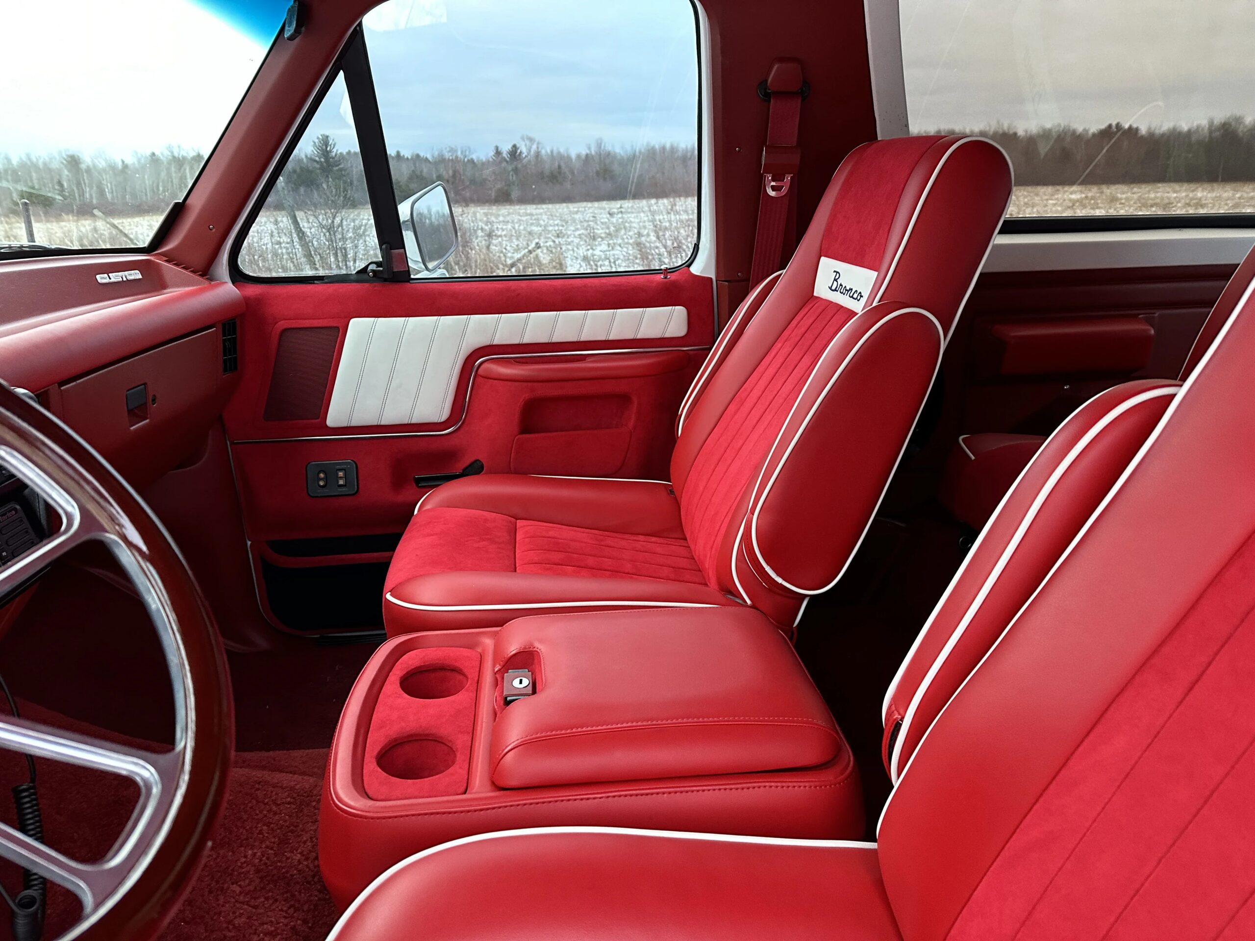Ford-Bronco-1988-Custom-Custom-24
