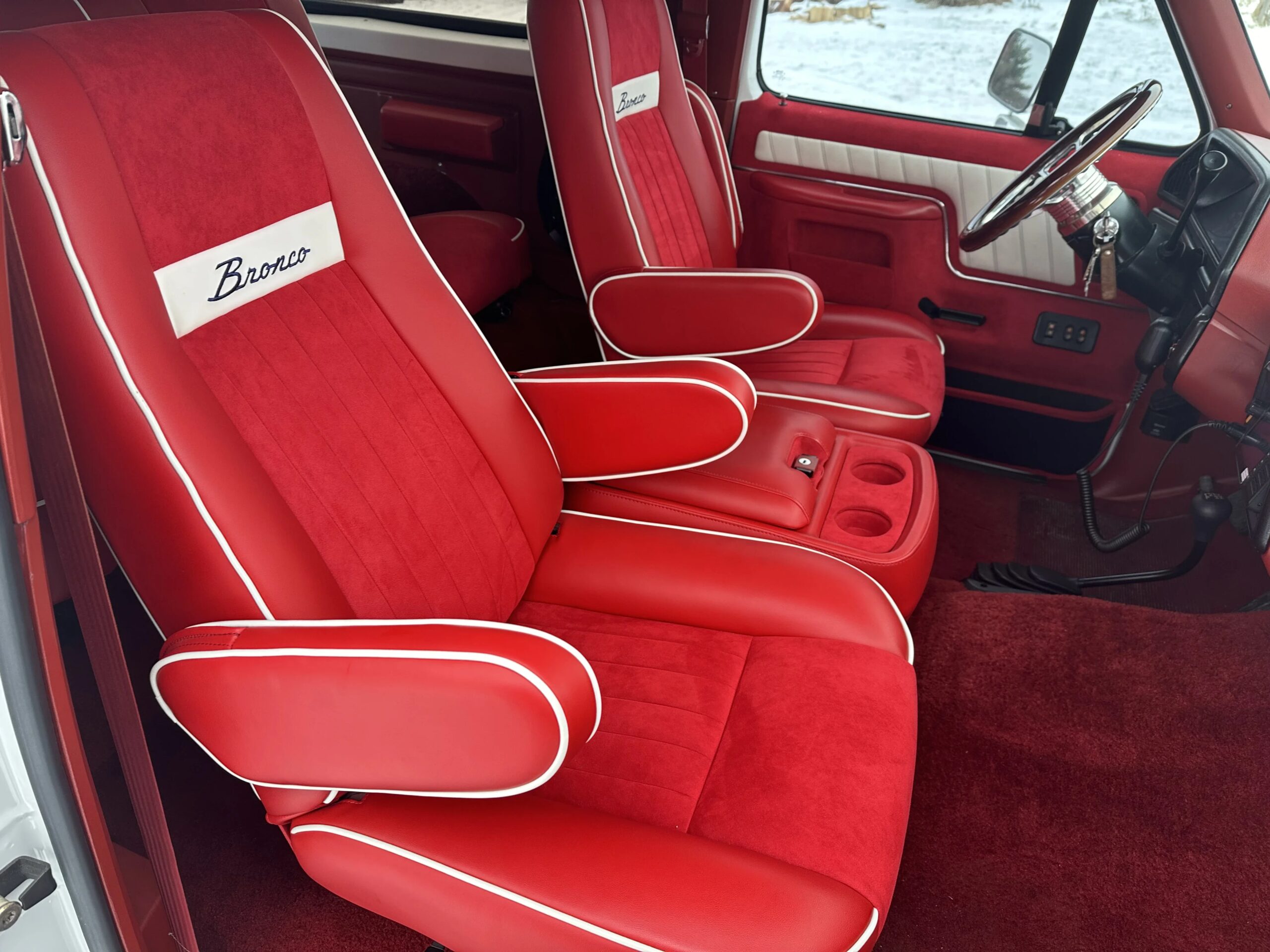 Ford-Bronco-1988-Custom-Custom-30